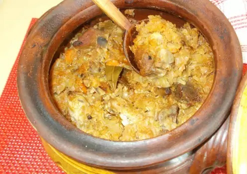 свински с кисело зеле